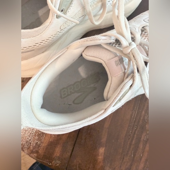 Brooks Women's Cream Glycerine 22 Running Shoes - Picture 5 of 6